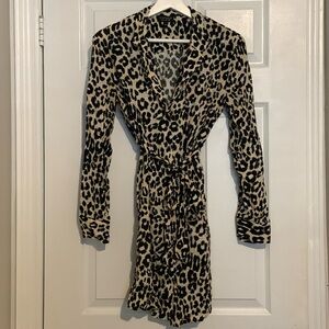 TOPSHOP - long leopard print button up blouse